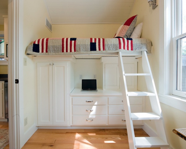 Traditional Bedroom by Hamilton Snowber Architects