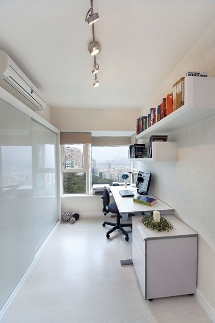 Modern Home Office by S.I.D.Ltd.