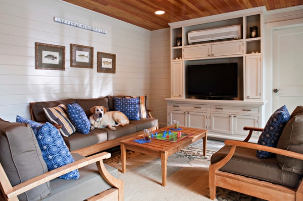 Traditional Family Room by Rill Architects