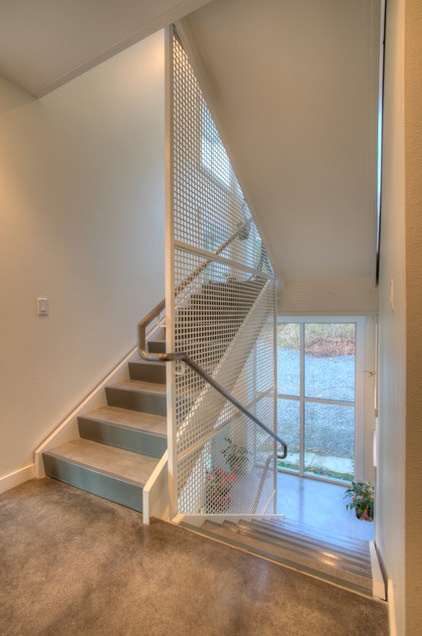 Modern Staircase by Dan Nelson, Designs Northwest Architects