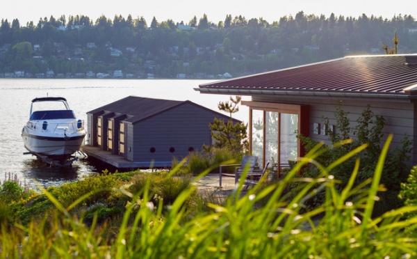 Beach Style Landscape by Paul R Broadhurst + Associates