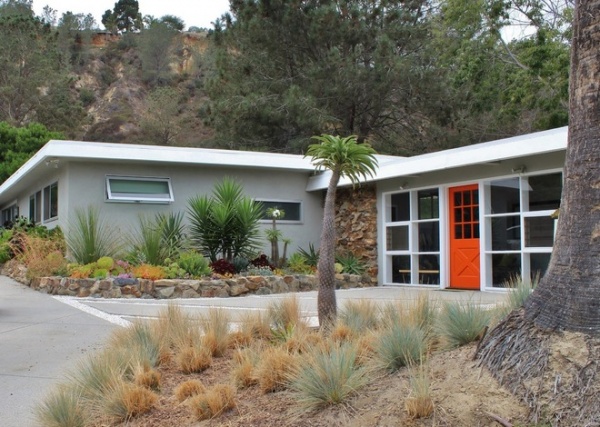 Midcentury Exterior by Kimberley Bryan