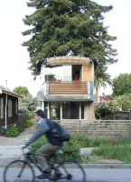 Houzz Tour: Meet a Home Made With Minivan Parts