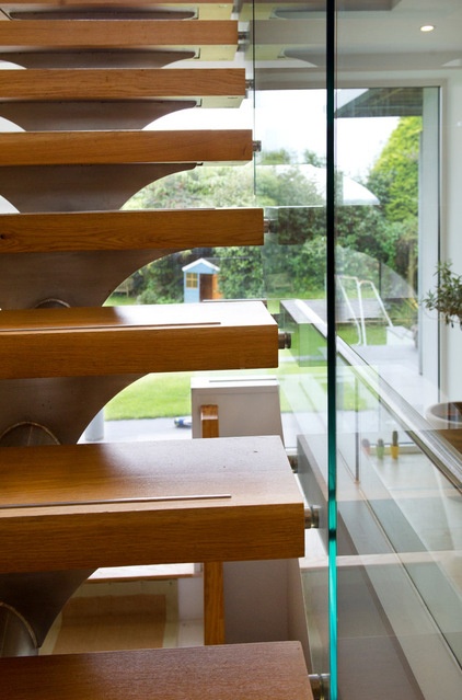 Contemporary Staircase by The Bazeley Partnership