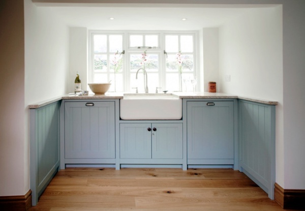 Traditional Kitchen by Pearce & Co. Woodsmiths