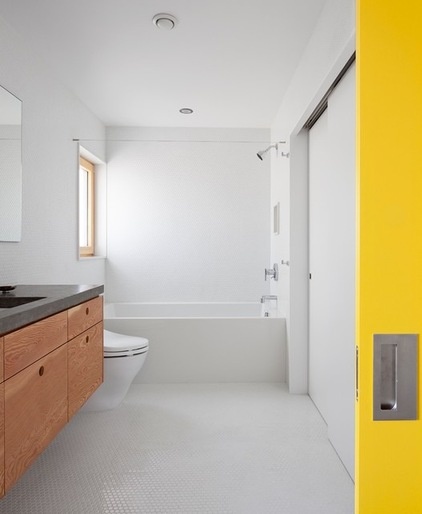 Midcentury Bathroom by In Situ Architecture