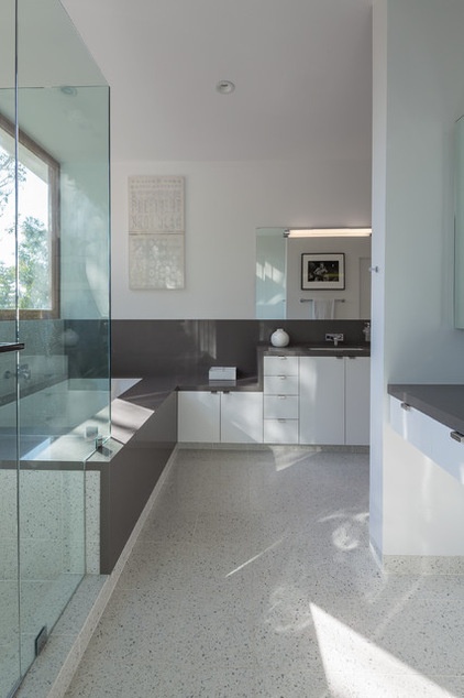 Contemporary Bathroom by ANX / Aaron Neubert Architects