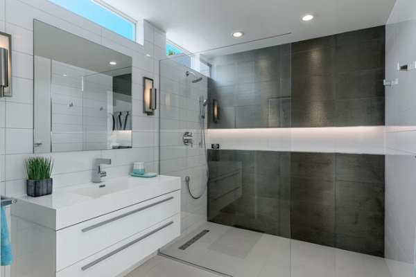 Modern Bathroom by H3K Design