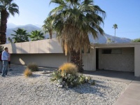 Houzz Tour: Pools and Martinis Inspire a Palm Springs Remodel