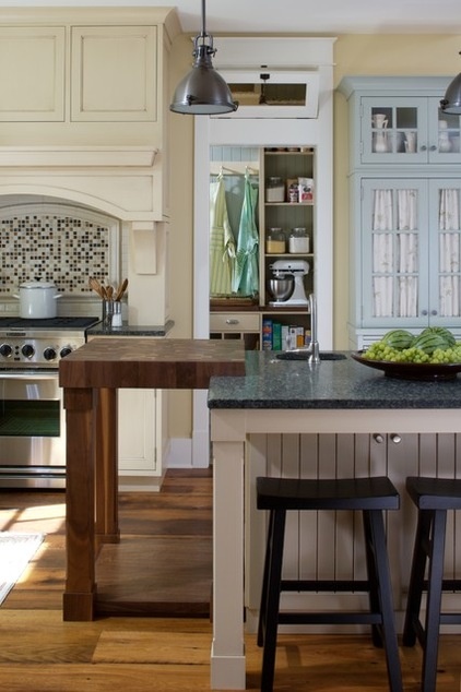 Traditional Kitchen by Visbeen Architects