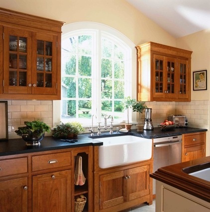 Traditional Kitchen by Christine Donner Kitchen Design Inc.