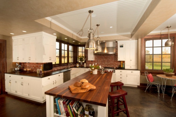 Farmhouse Kitchen by Locati Architects