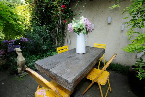 Eclectic Patio by Beccy Smart Photography