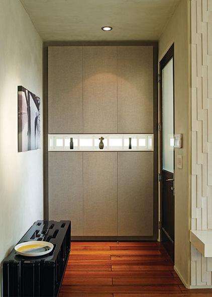 Contemporary Entry by LOCZIdesign