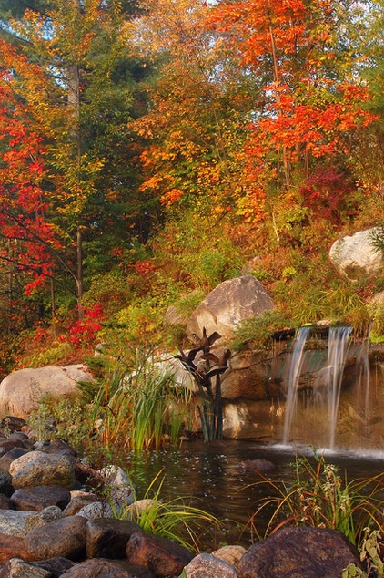 Traditional Landscape by R&A Water Features and Landscaping