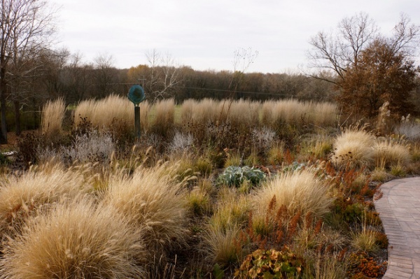 Contemporary Landscape by Adam Woodruff + Associates, Garden Artisans