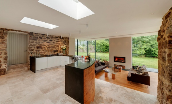 Farmhouse Kitchen by van Ellen + Sheryn Architects