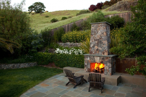 Traditional Patio by Pedersen Associates