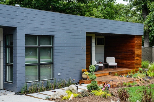 Modern Porch by Roost USA Inc.