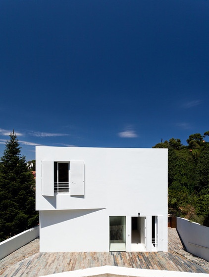 Modern Exterior by YLAB Arquitectos