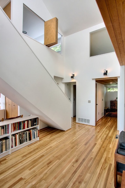 Modern Hall by Renzo J Nakata Architects