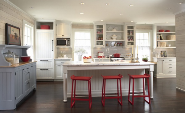 Traditional Kitchen by TreHus Architects+Interior Designers+Builders