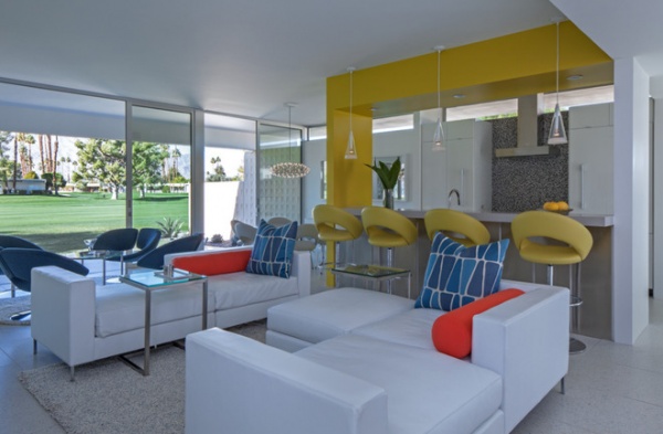 Houzz Tour: Primary Colors in Palm Springs