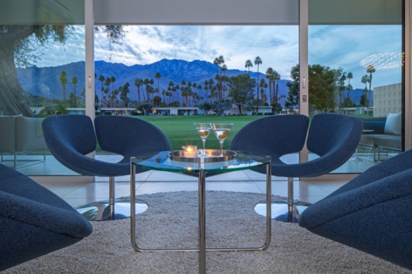 Houzz Tour: Primary Colors in Palm Springs