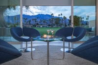 Houzz Tour: Warm, Curvy Modernism in Palm Springs