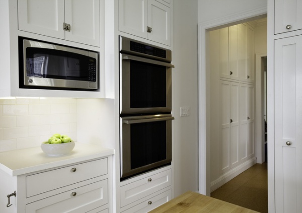 Traditional Kitchen by Mahoney Architects & Interiors