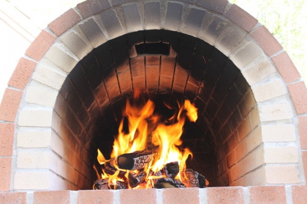 Traditional Landscape by BrickWood Ovens