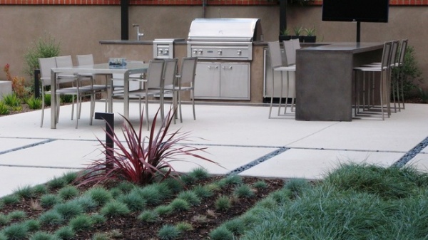 Contemporary Patio by debora carl landscape design