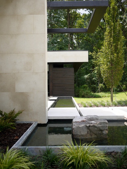 Modern Landscape by CORE Landscape Group