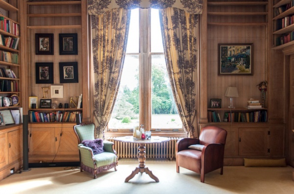 Traditional Living Room by Amelia Hallsworth Photography