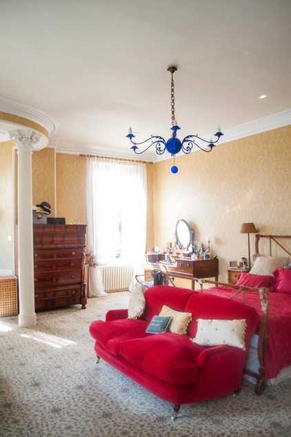 Traditional Bedroom by Amelia Hallsworth Photography