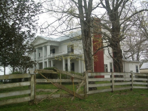 We Can Dream: A Bucolic Tennesse Farmhouse on 750 Acres