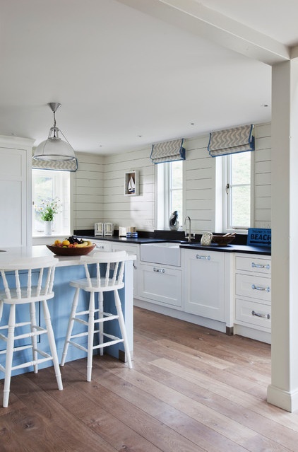 Beach Style Kitchen by Stephen Graver Ltd