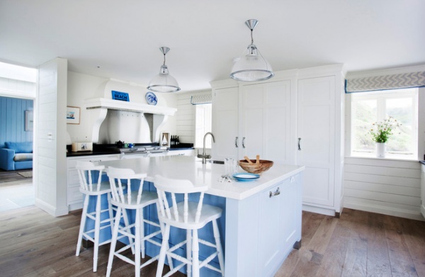 Beach Style Kitchen by Stephen Graver Ltd