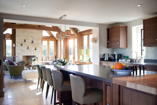 Kitchen by Charles Bateson Interior Design