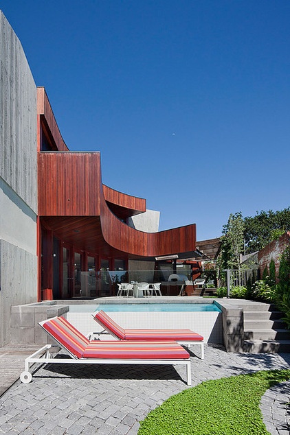 Contemporary Pool by bg architecture