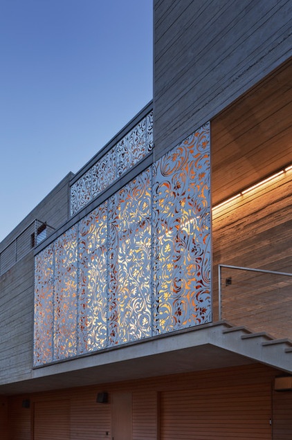 Beach Style Porch by aamodt / plumb architects