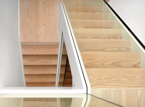 Contemporary Staircase by TG-Studio