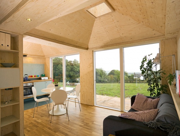 Houzz Tour: Scottish Farm Cottage Looks to Sun and Stars