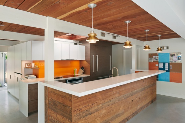 Midcentury Kitchen by jones | haydu