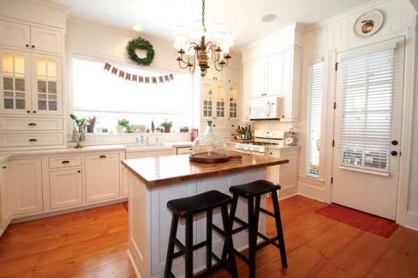 Traditional Kitchen by McReynolds Designs