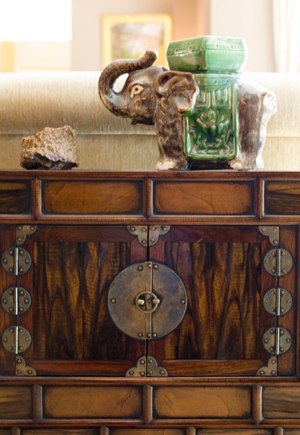 Traditional Living Room by Charmean Neithart Interiors, LLC.