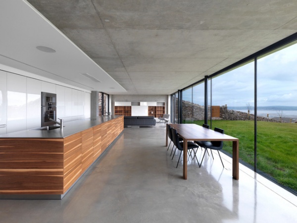 Modern Kitchen by RIBA