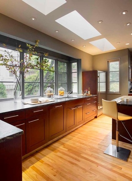 Transitional Kitchen Houzz Tour: Victorian Gets the Modern Luxe Treatment