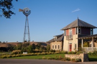 Farmhouse Style: Windmill Power Comes Around Again