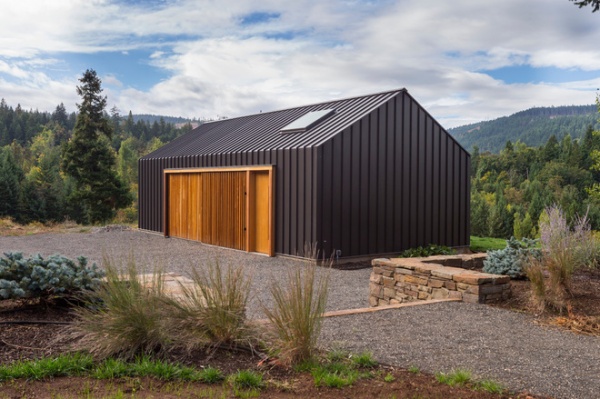 A Modern Tractor Shed Stakes Its Claim in the Landscape